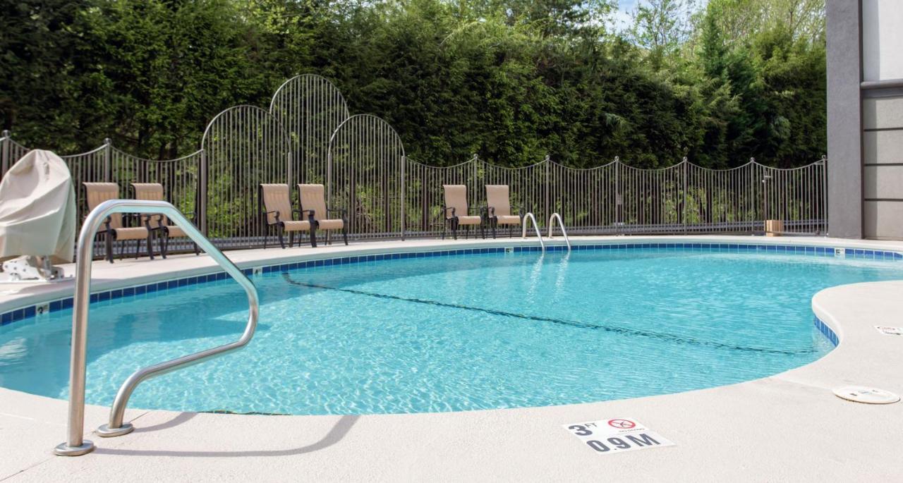 Comfort Inn Asheville East-Blue Ridge Pkwy Access Buitenkant foto