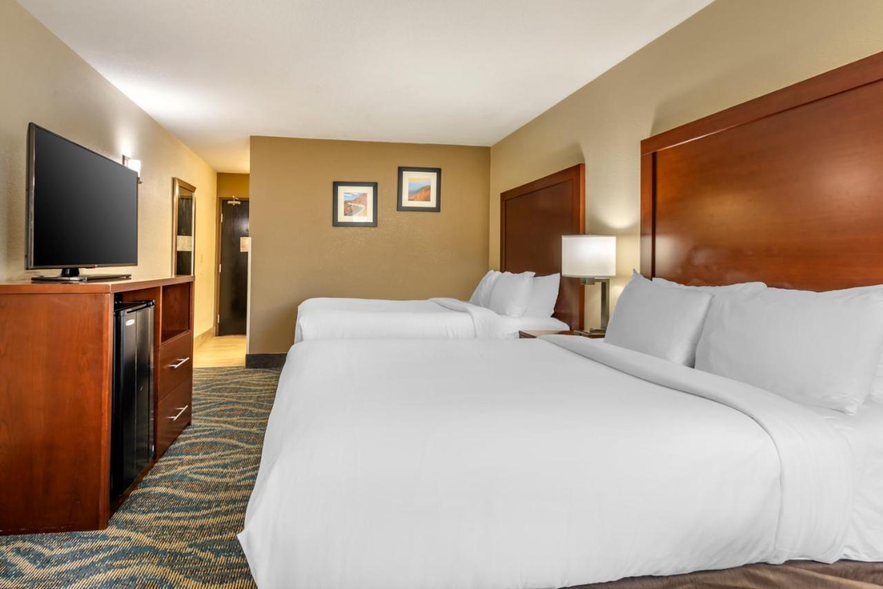Comfort Inn Asheville East-Blue Ridge Pkwy Access Buitenkant foto
