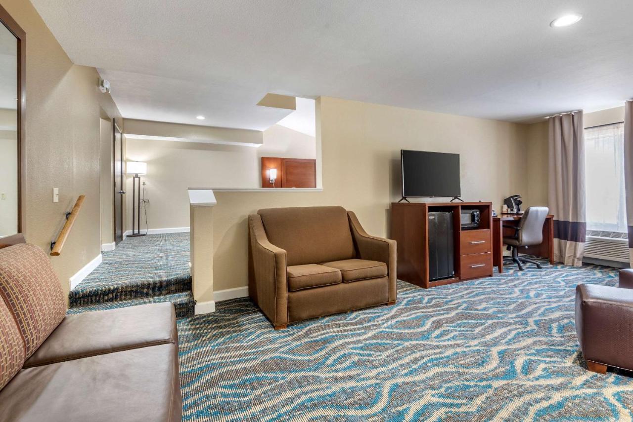 Comfort Inn Asheville East-Blue Ridge Pkwy Access Buitenkant foto