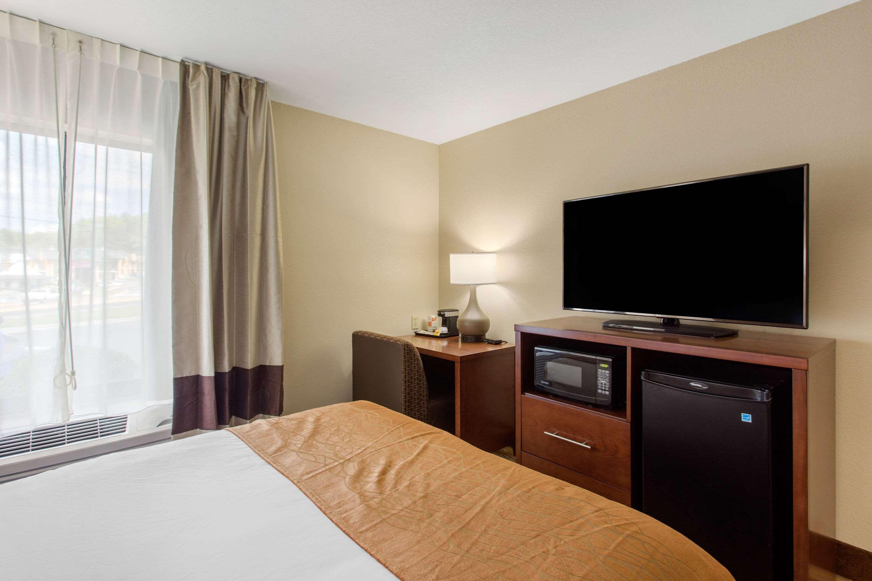 Comfort Inn Asheville East-Blue Ridge Pkwy Access Buitenkant foto