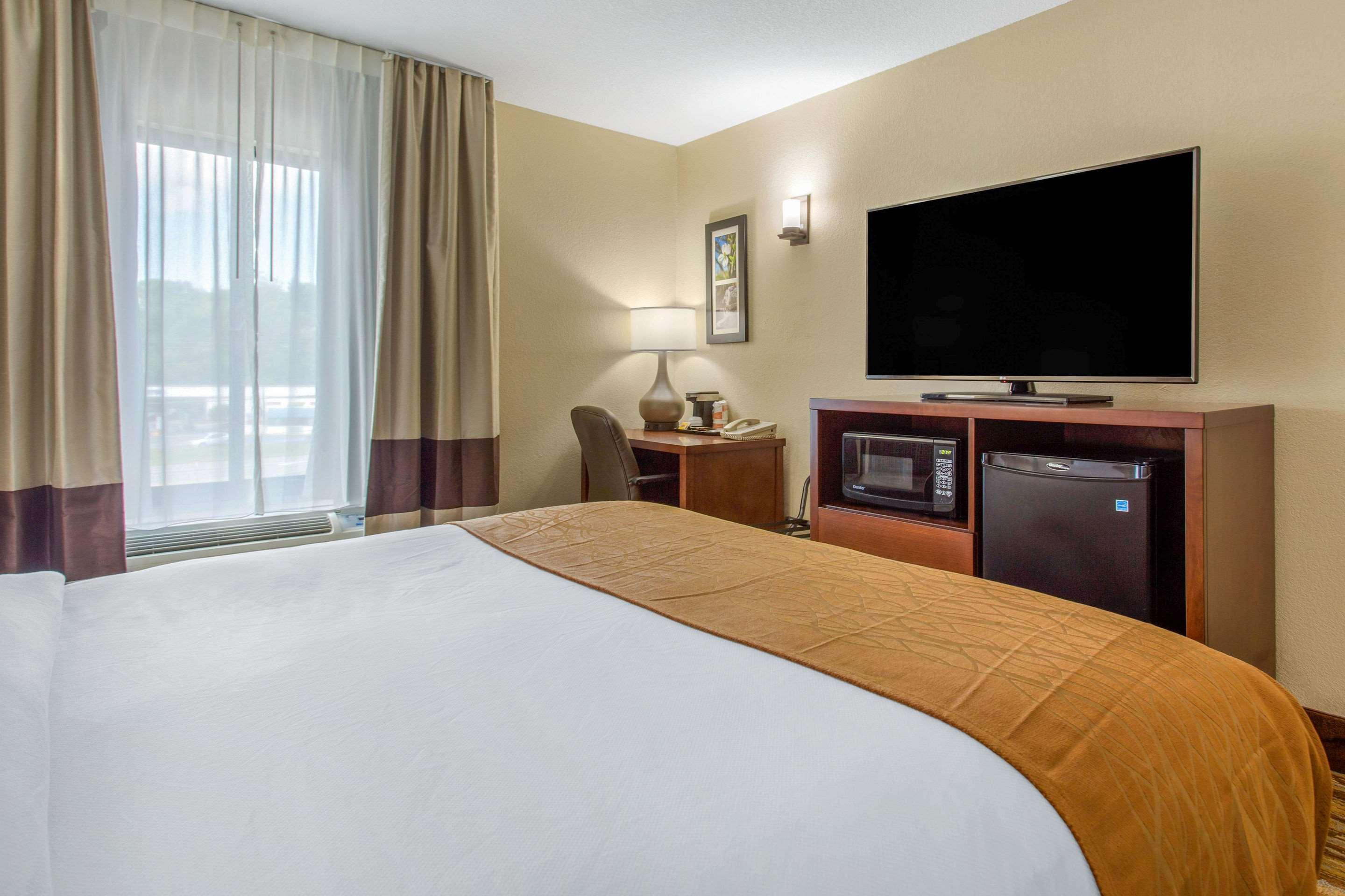 Comfort Inn Asheville East-Blue Ridge Pkwy Access Buitenkant foto