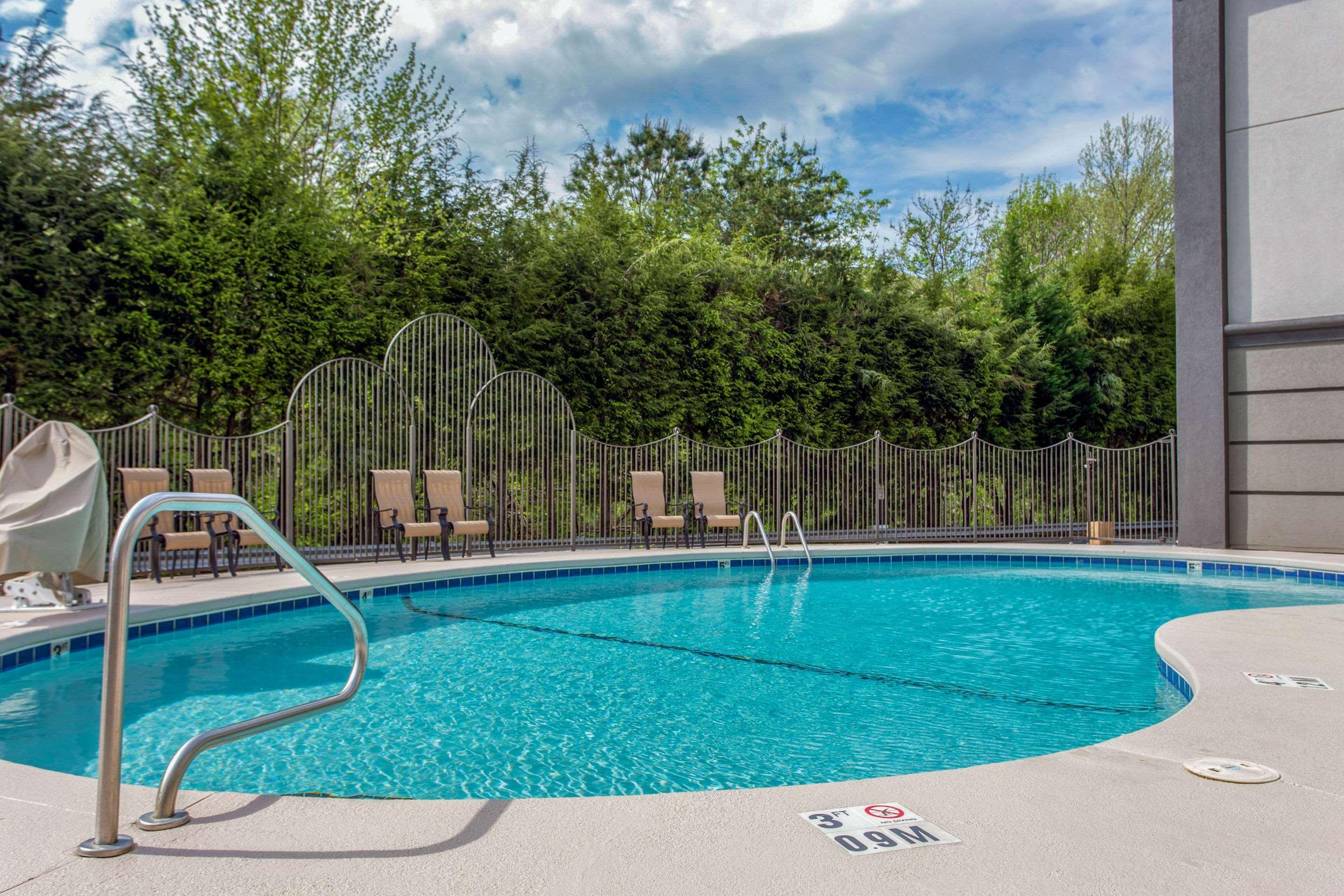 Comfort Inn Asheville East-Blue Ridge Pkwy Access Buitenkant foto