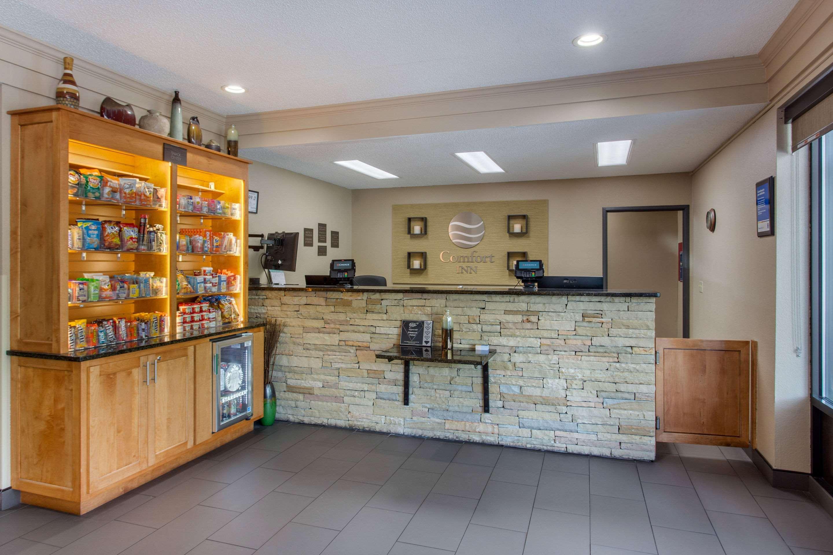 Comfort Inn Asheville East-Blue Ridge Pkwy Access Buitenkant foto