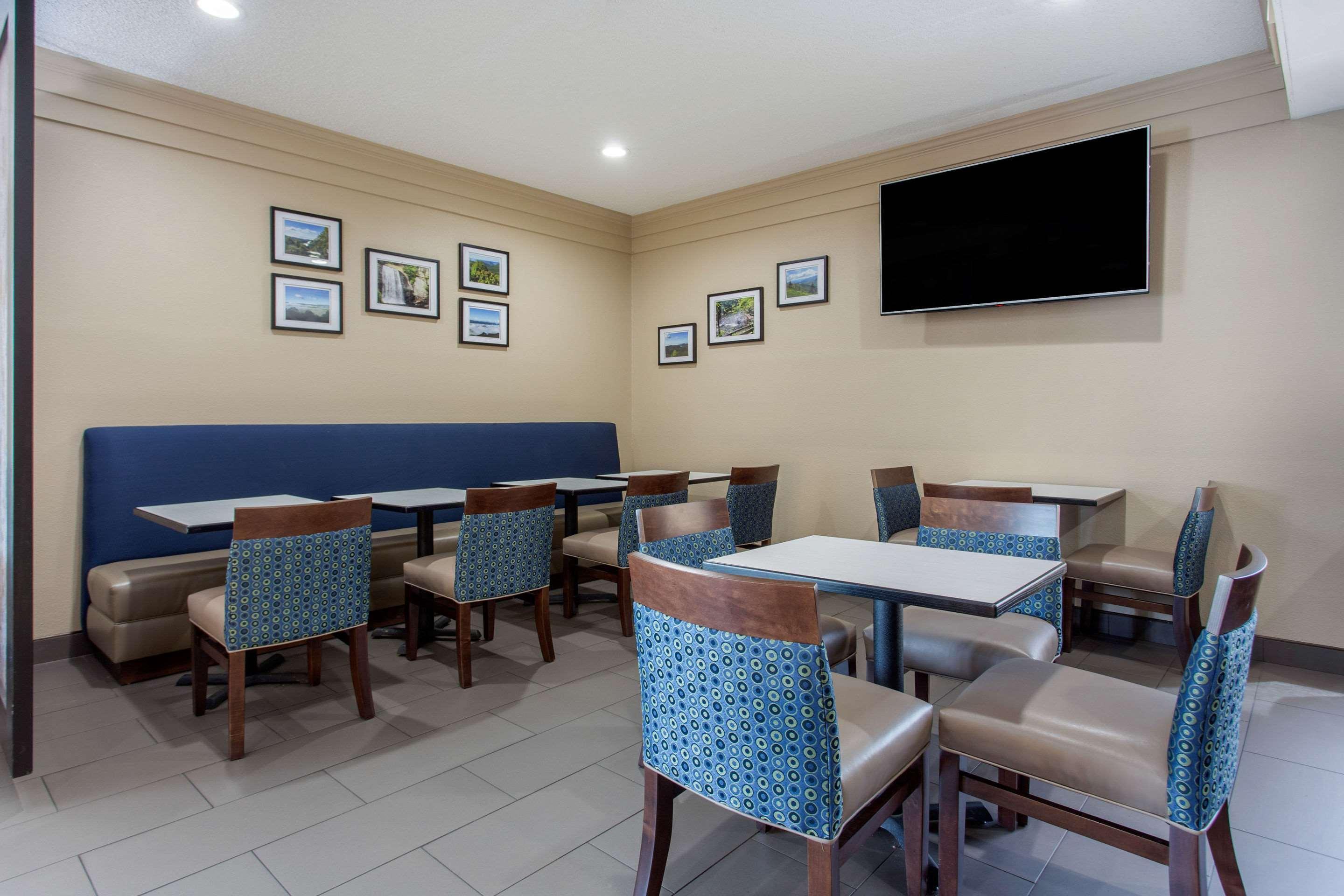 Comfort Inn Asheville East-Blue Ridge Pkwy Access Buitenkant foto
