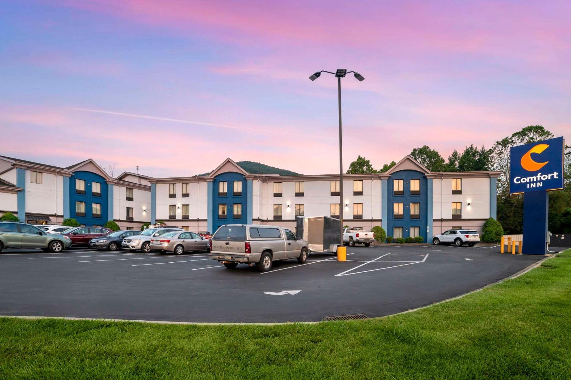 Comfort Inn Asheville East-Blue Ridge Pkwy Access Buitenkant foto