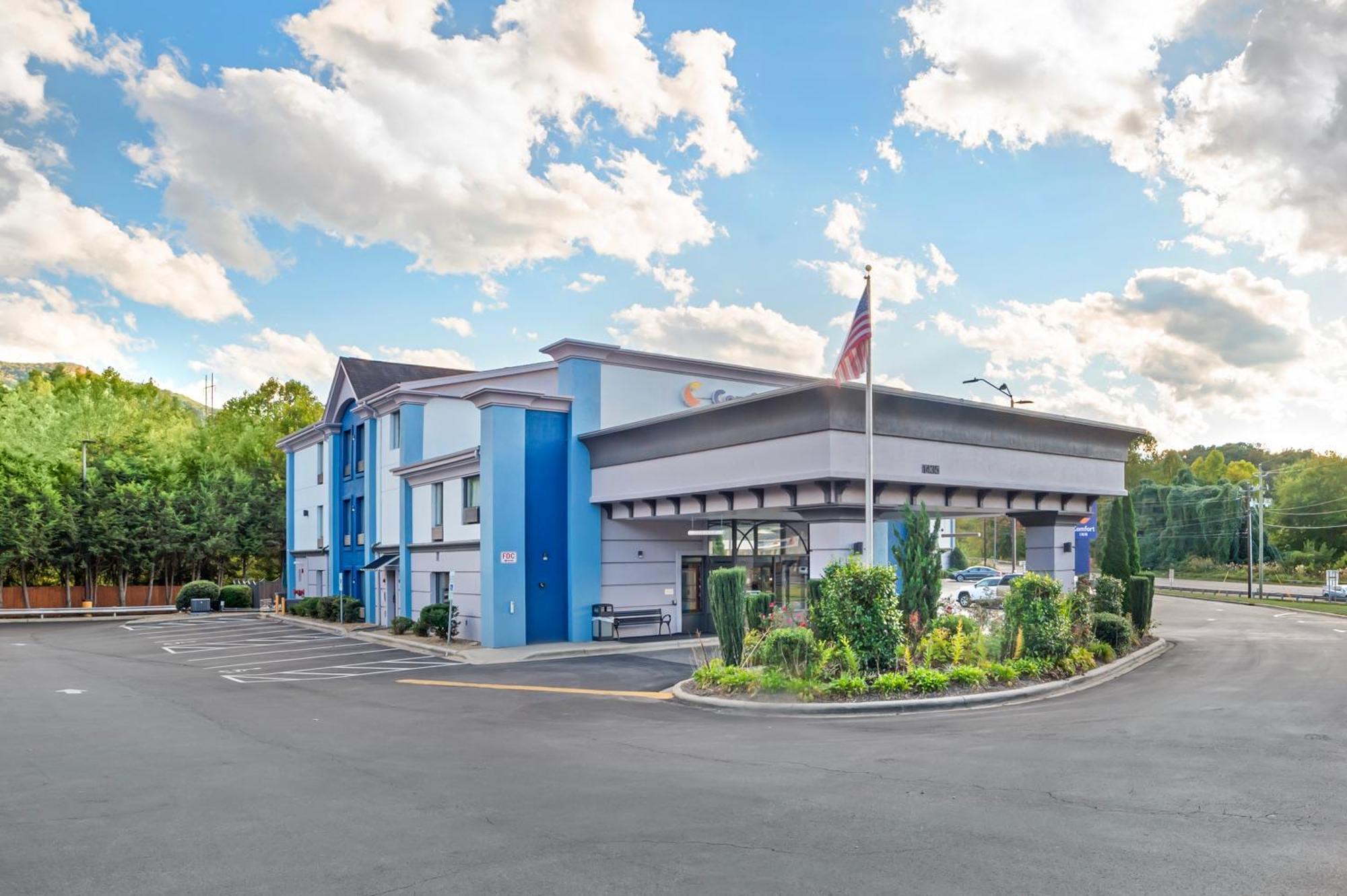 Comfort Inn Asheville East-Blue Ridge Pkwy Access Buitenkant foto