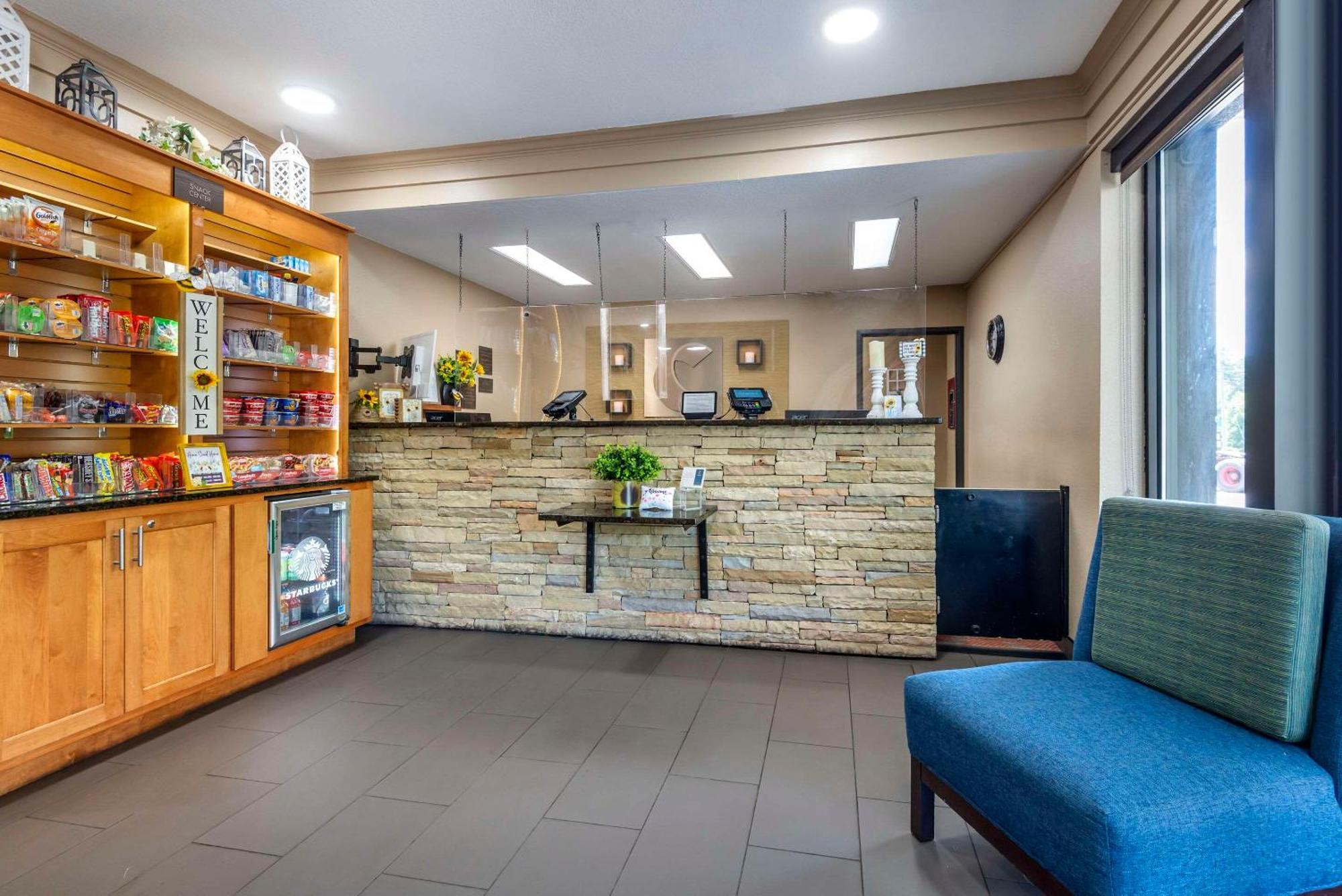 Comfort Inn Asheville East-Blue Ridge Pkwy Access Buitenkant foto